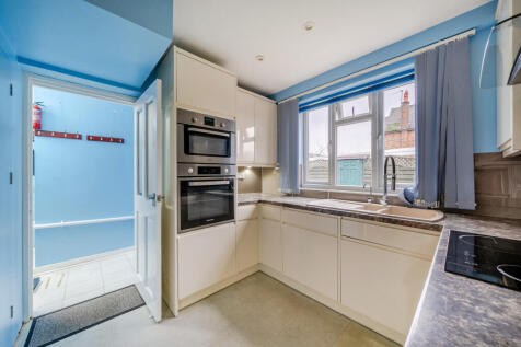 1375721-1-6917145...