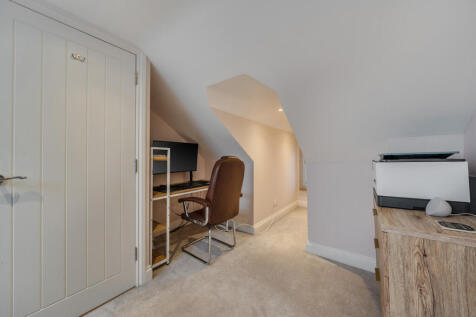 1385253-3-6928380...