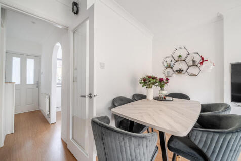 1376116-16-690c90...