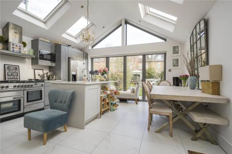 Kitchen/Dining Area