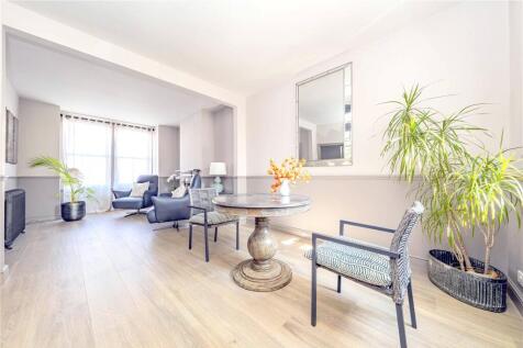 Dining/Sitting Room