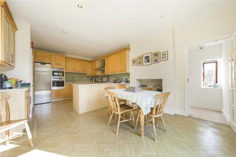 Kitchen/Breakfast Rm