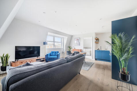 Sitting/Dining Room