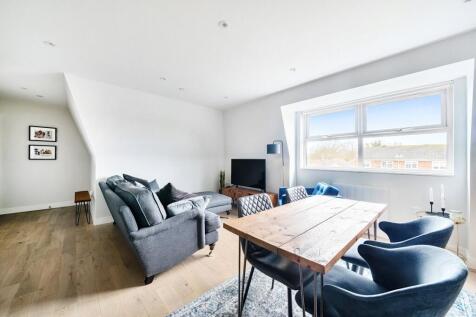 Sitting/Dining Room