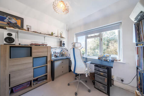 Bedroom/Study