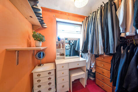Walk-In Wardrobe