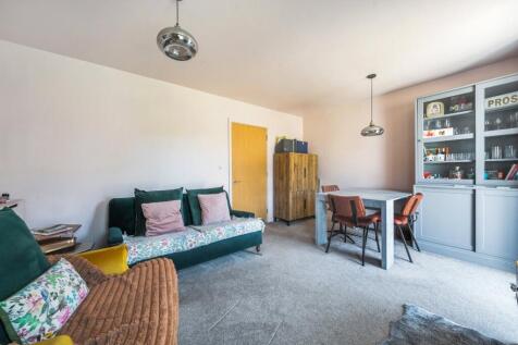 Sitting/Dining Room