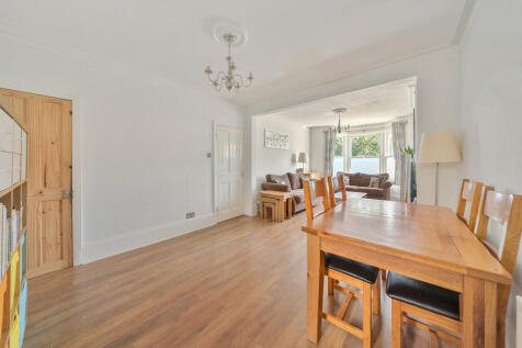 Sitting/Dining Room