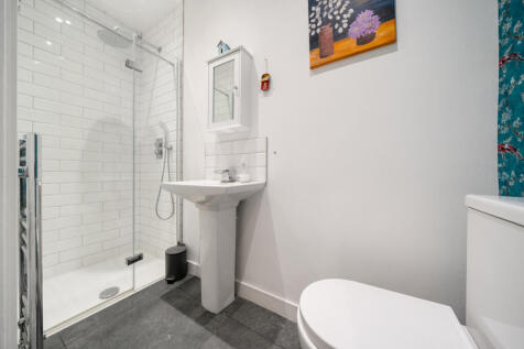 Downstairs Wc/Shower