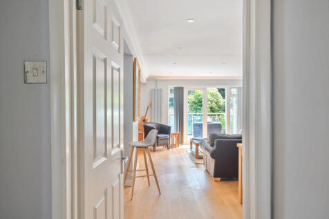 Sitting/Dining Room