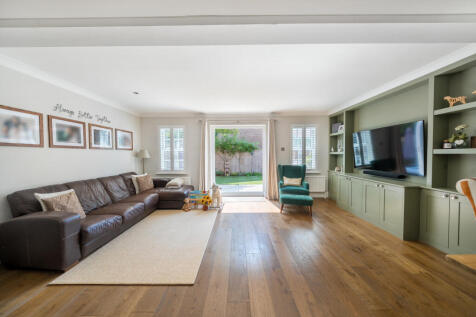 Sitting/Dining Room