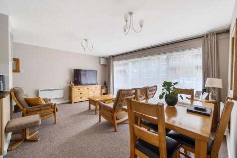 Sitting/Dining Room