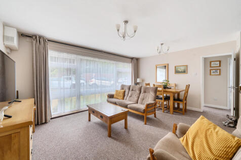 Sitting/Dining Room