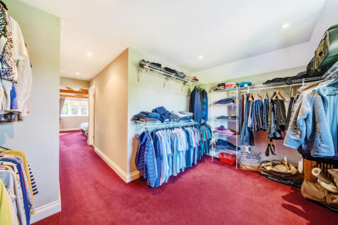 Walk-In Wardrobe
