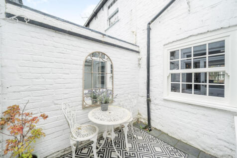 Private Courtyard