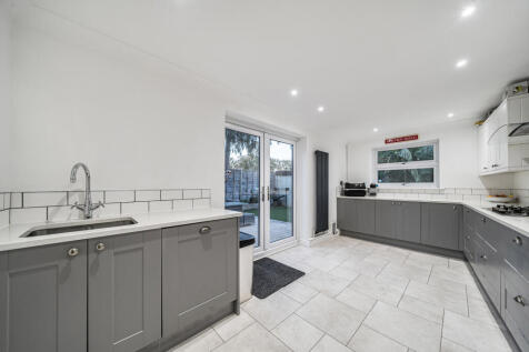 1363411-4-68e402c...