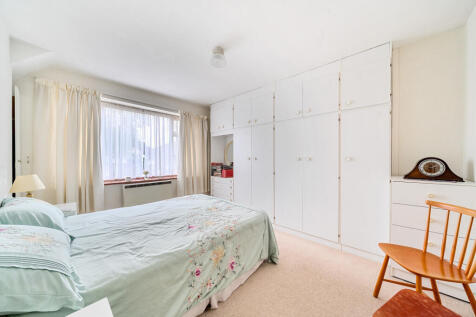 1369565-4-68f0bbe...