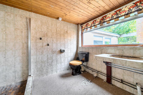 1363126-4-68e4e3f...