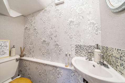 1360767-1-68d6bf5...