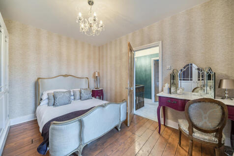 1360767-2-68d6bf6...