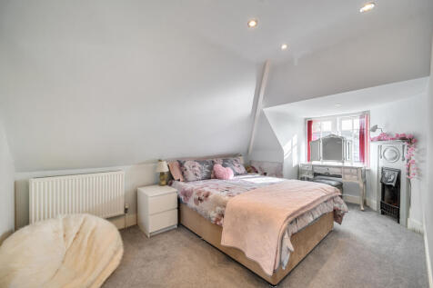 1368901-9-68f75f3...