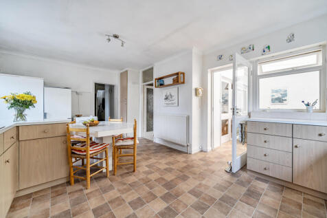 1361079-15-68e7be...