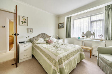 1361079-1-68e7bcf...