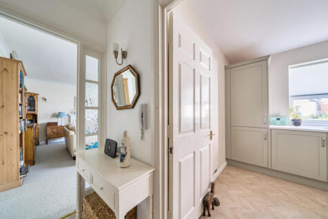 1373331-13-6900b8...