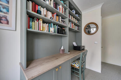 1373331-8-6900b7e...