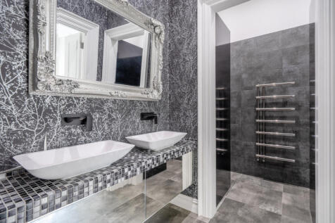 1370346-4-68f22d1...