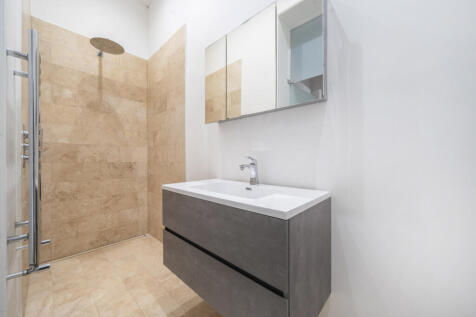 1370346-9-68f22dd...