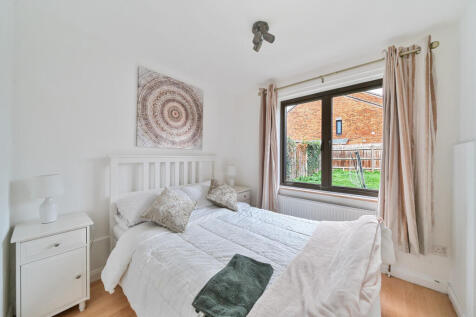 1376867-8-690ccbd...