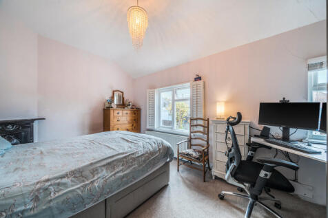 1376917-10-6911c8...