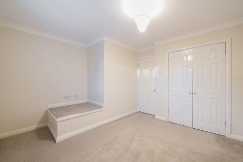 1376871-12-690d18...