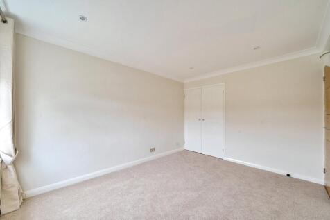 1361225-22-68dcf8...