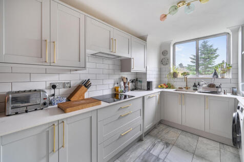 1386722-9-6938368...