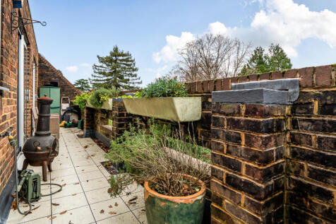 1386722-3-693835e...