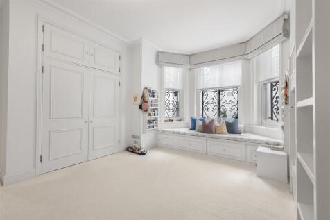 Int - Bed 2 - 4.JPG