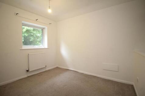 bedroom 2 .JPG