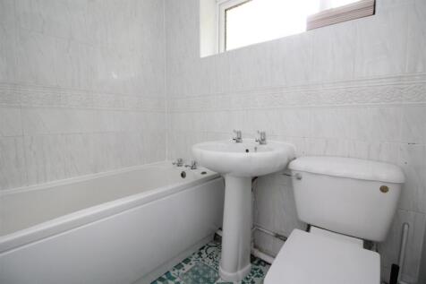 bathroom .JPG