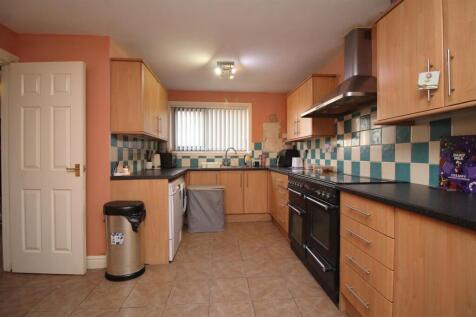 kitchen 2 .JPG