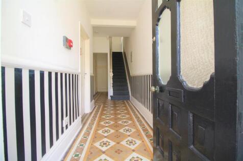 255 Oundle Hallway.jpg