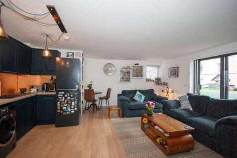 Lounge Kitchen
