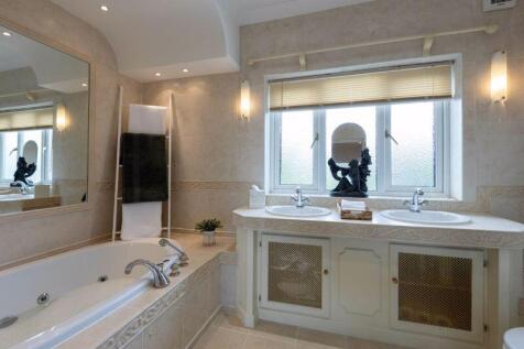 Bed 1 En suite