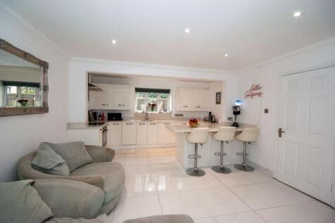 Lounge/Kitchen