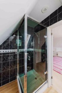 Bed 5 En Suite