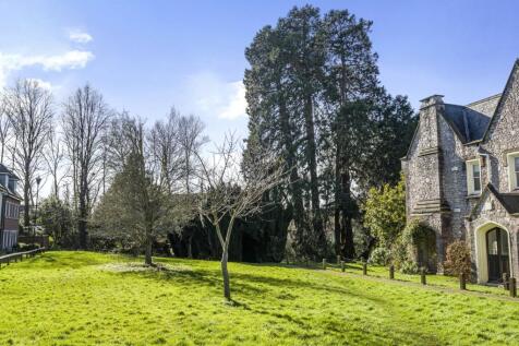 Aspect Over Greenery