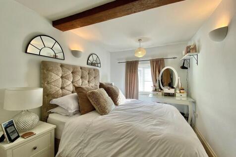 Bedroom master