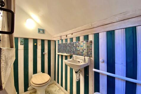 Upstairs bathroom