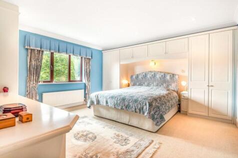 Master Bed 1